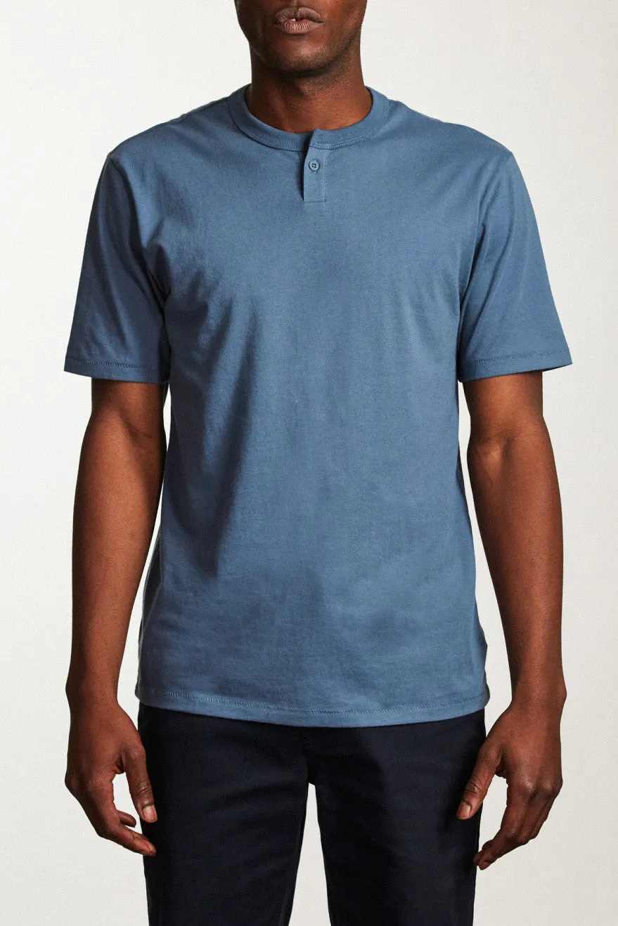 Basic S/S Henley - Dusty Blue