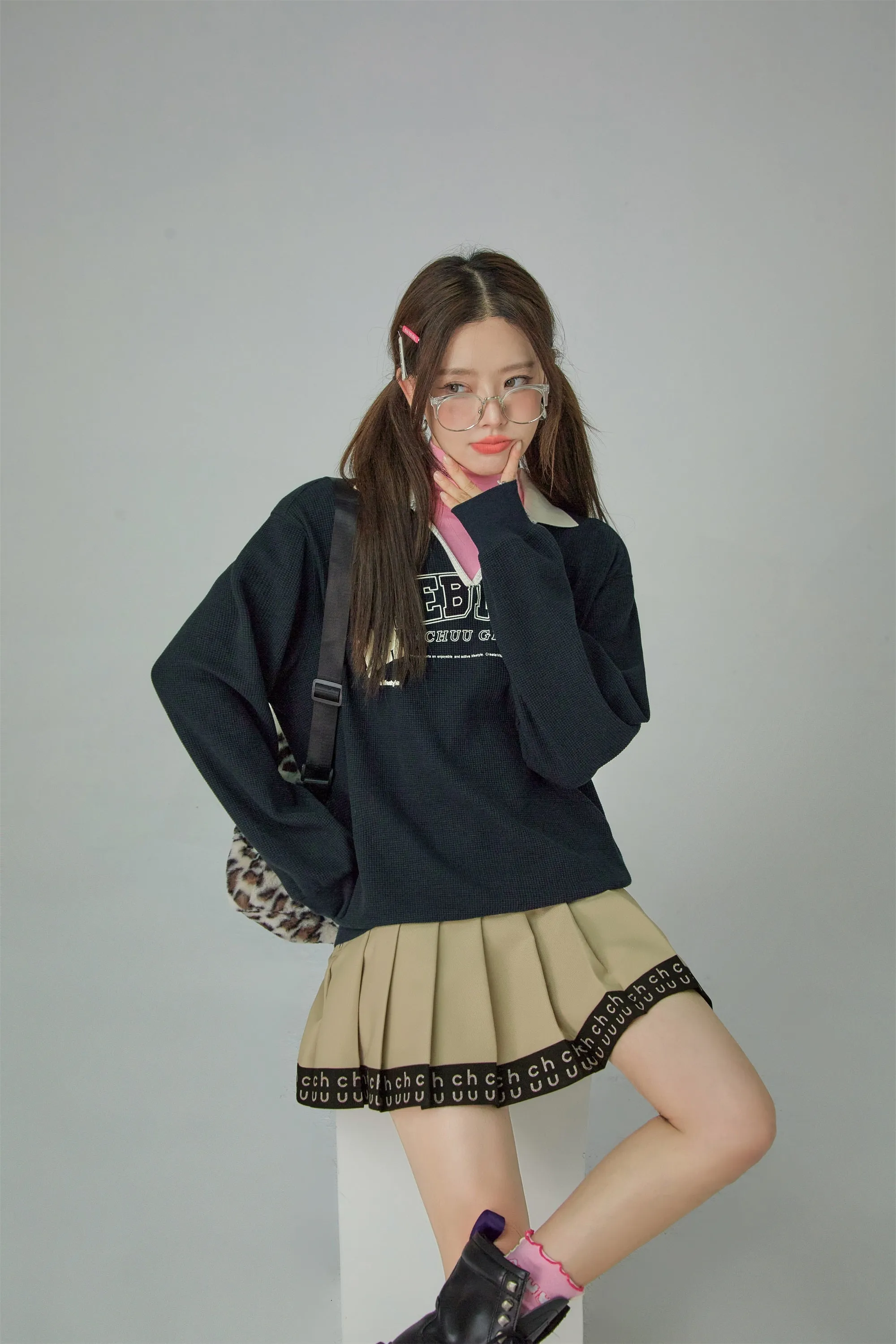 Chuu Girl V-Neck Sweatshirt