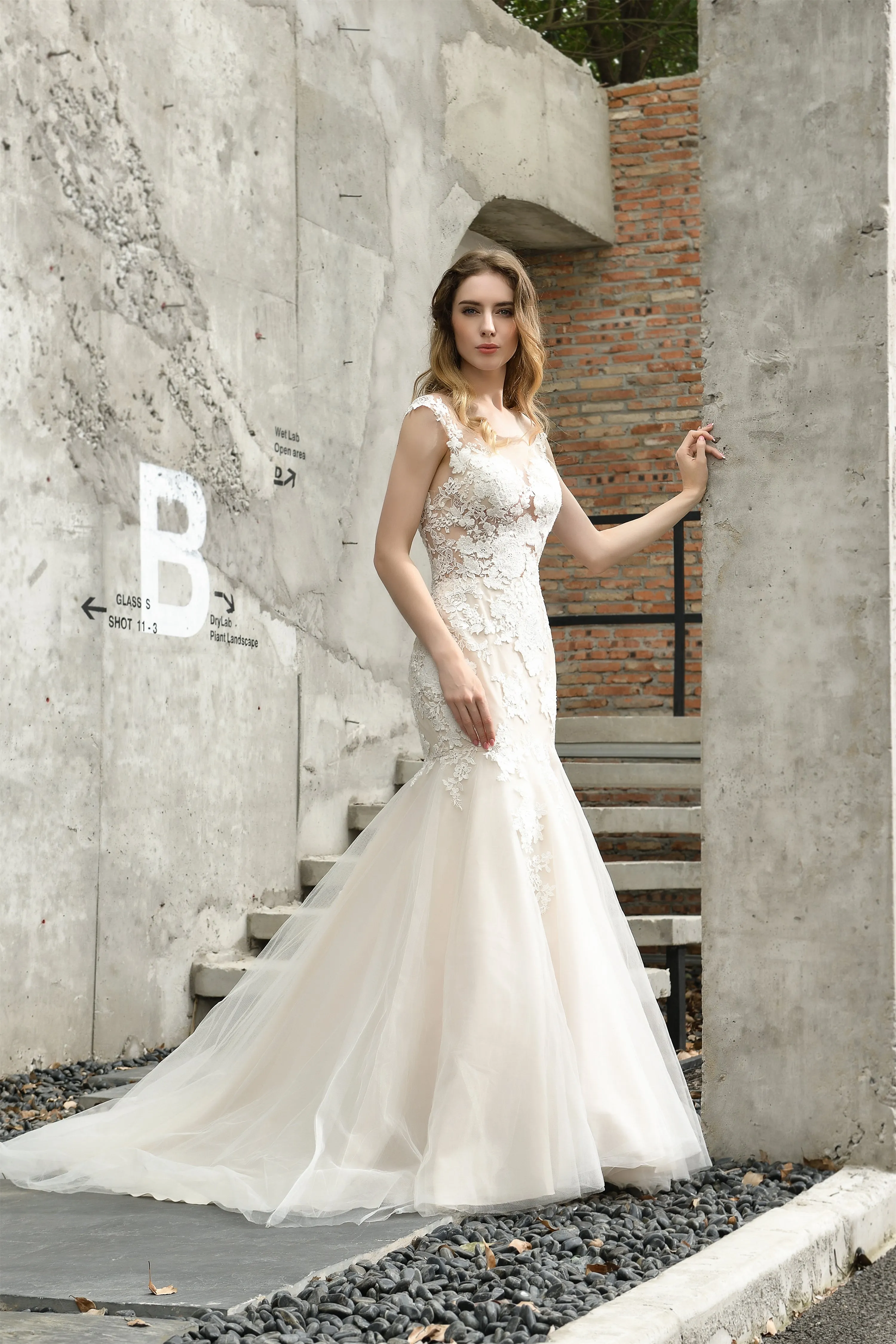 Lace Mermaid Ivory Wedding Dresses with Short Sleeves