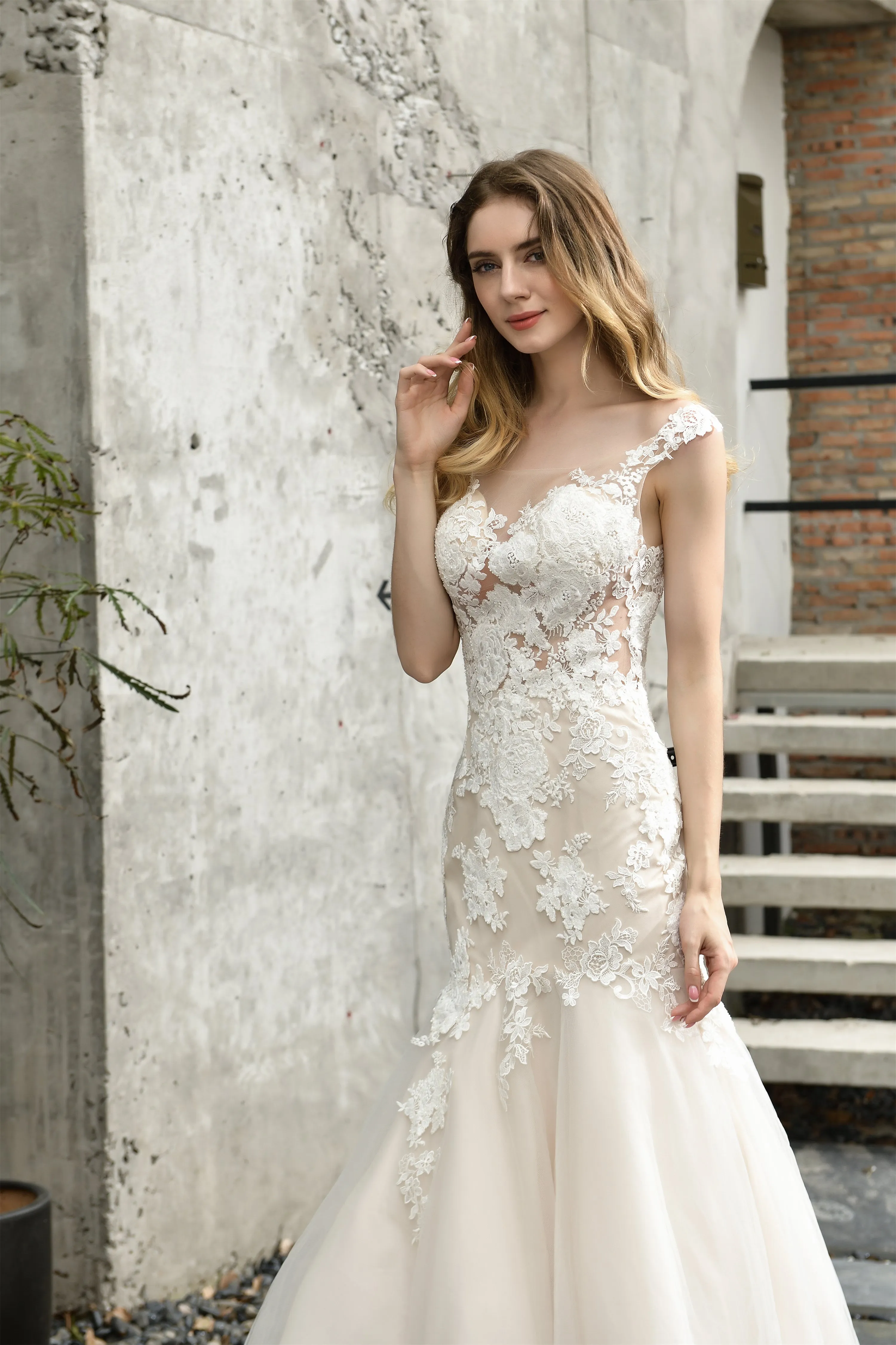 Lace Mermaid Ivory Wedding Dresses with Short Sleeves