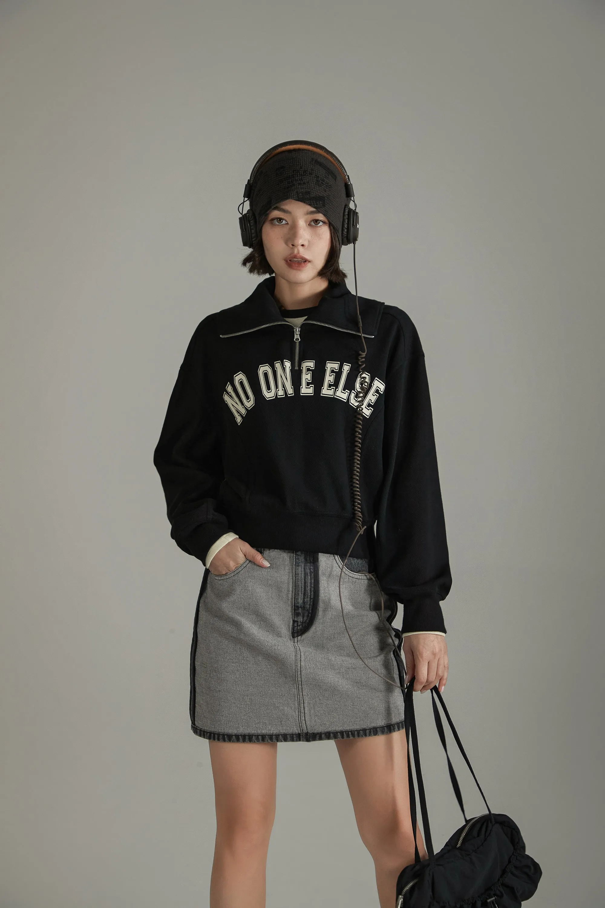 Logo Half Zip-Up High Neck Sweatshirt