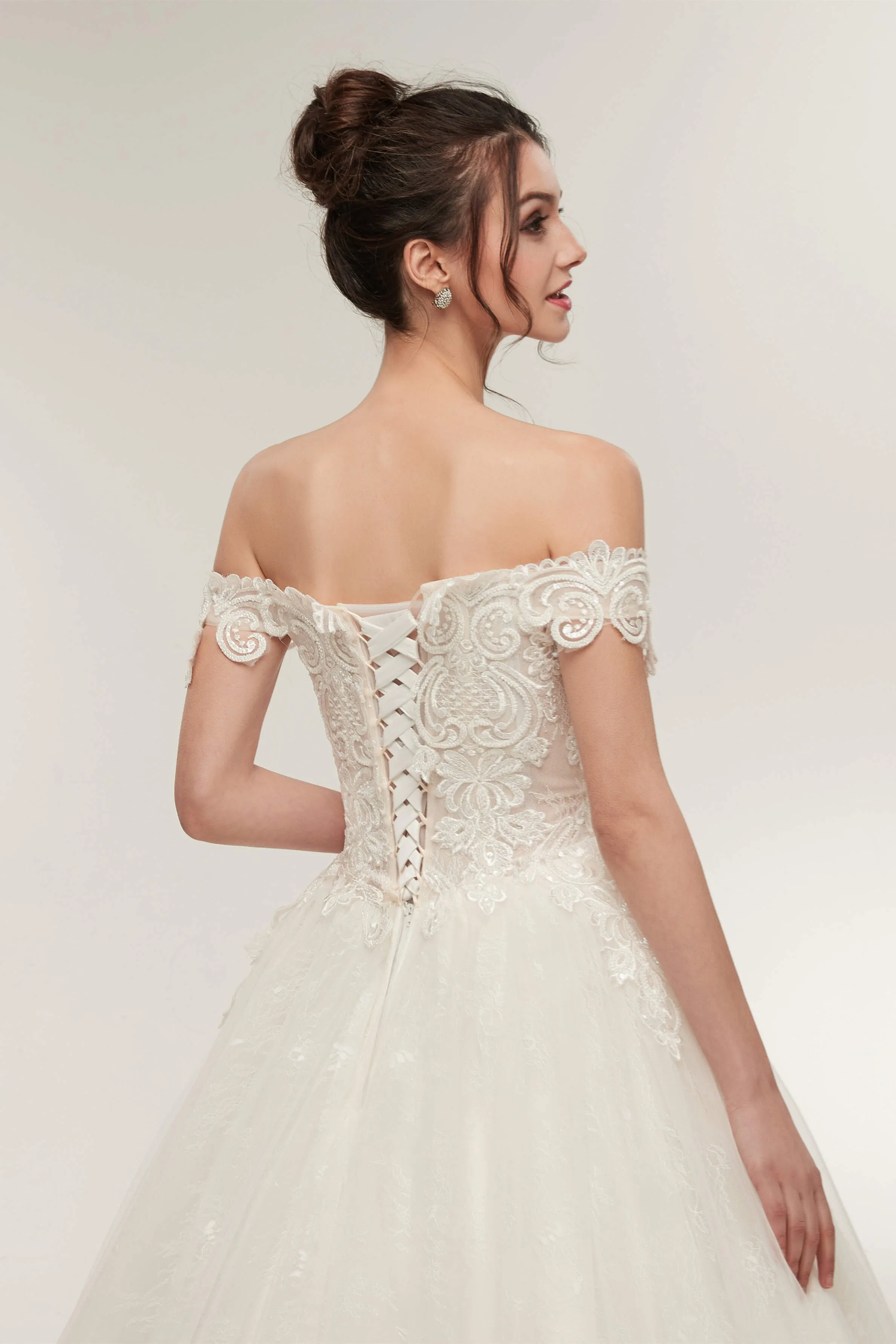 Off-shoulder Sweetheart A-line Lace-up Floor Length Lace Appliques Wedding Dresses