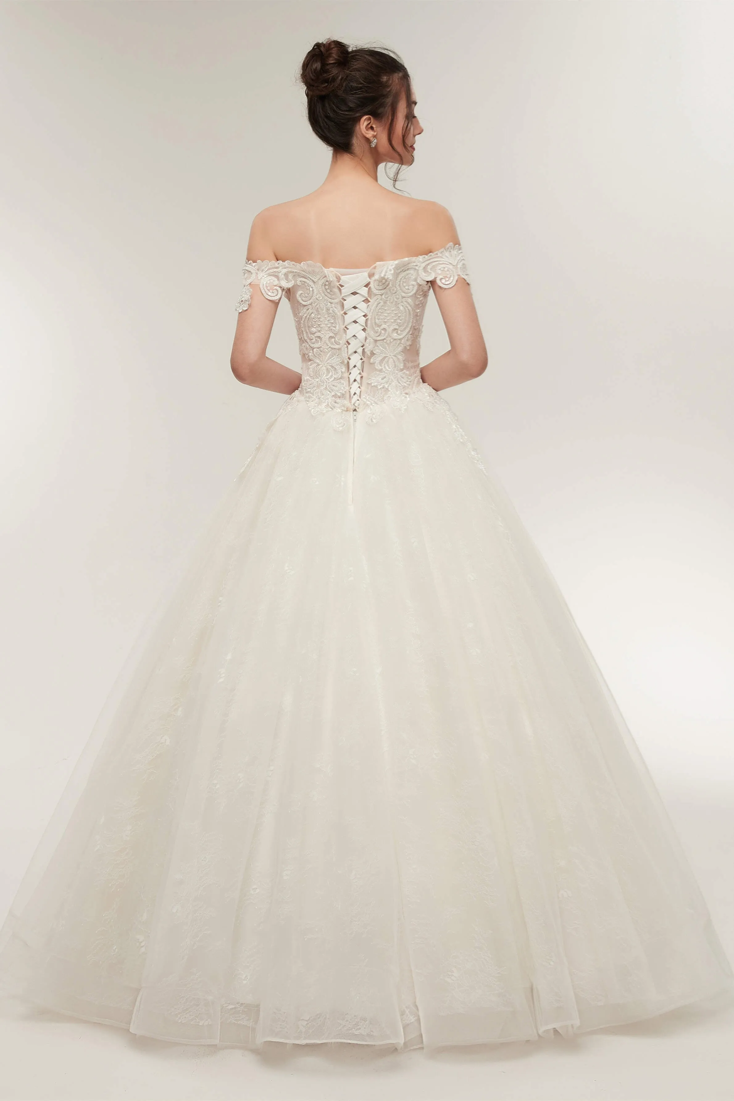 Off-shoulder Sweetheart A-line Lace-up Floor Length Lace Appliques Wedding Dresses