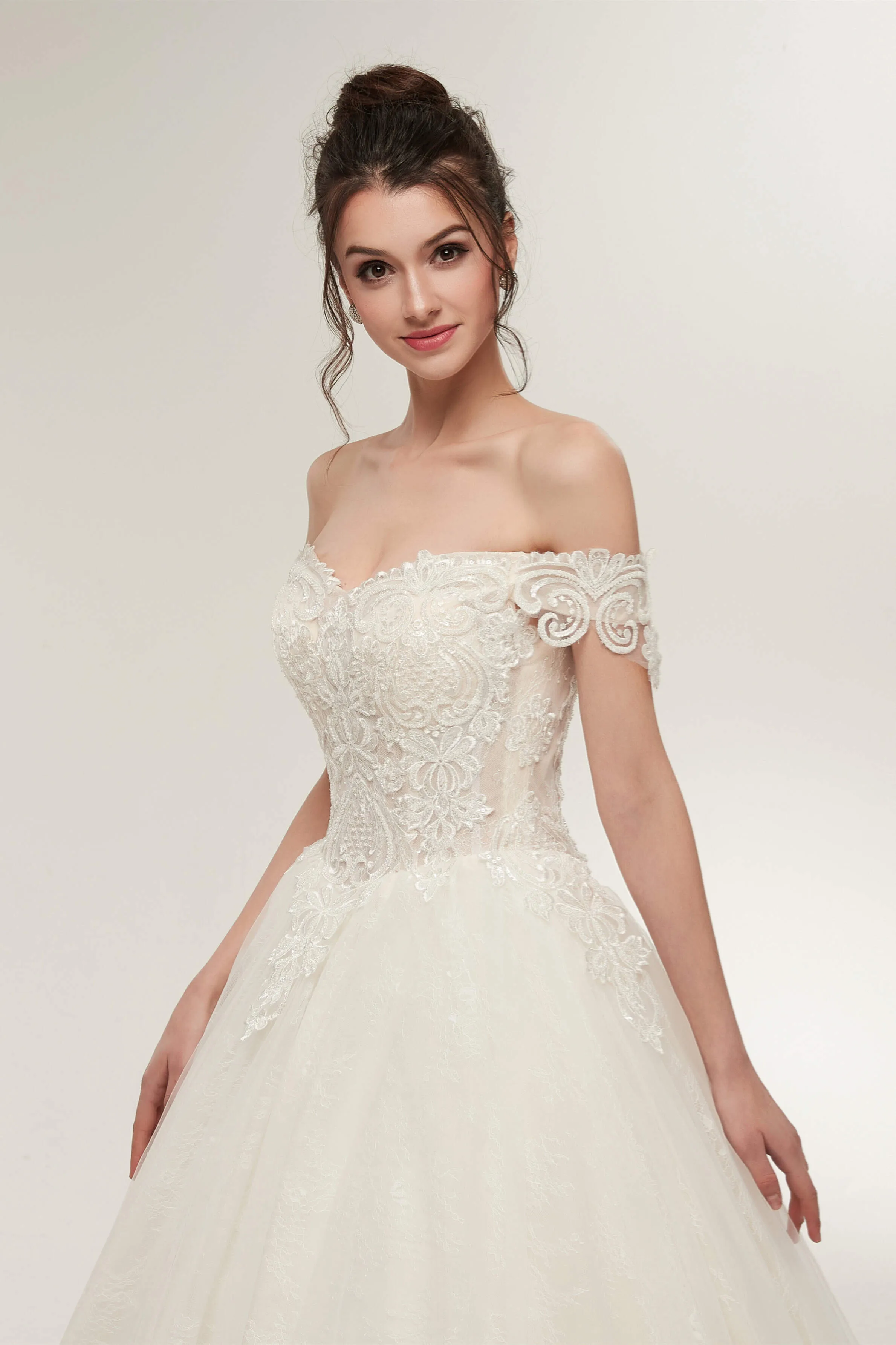 Off-shoulder Sweetheart A-line Lace-up Floor Length Lace Appliques Wedding Dresses